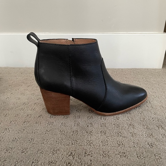 Madewell Leather Bootie - Picture 10 of 10
